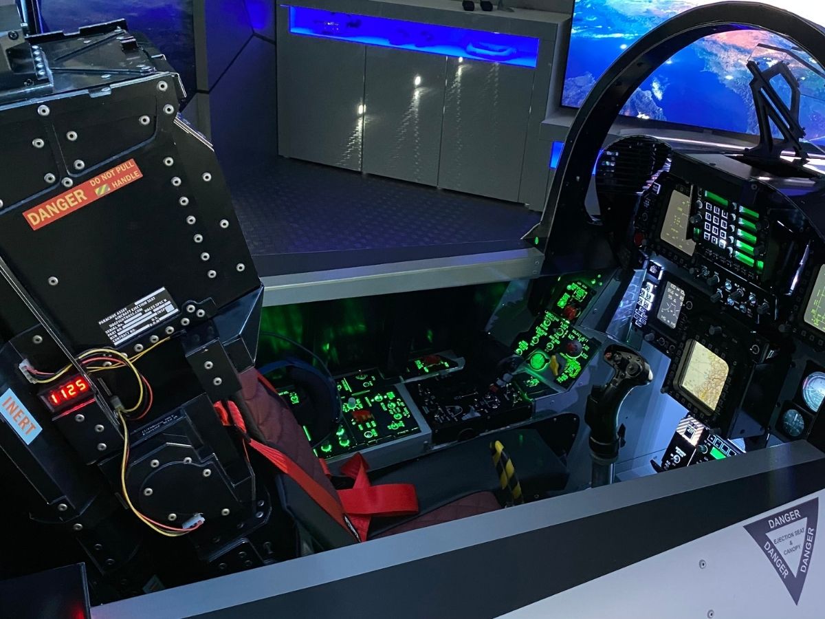 VR-JET flight simulator JET flight simulator